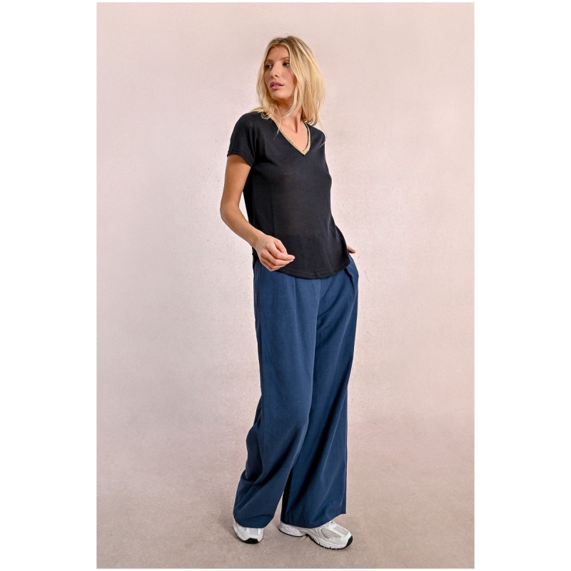 MOLLY BRACKEN Flowy V-neck T-shirt